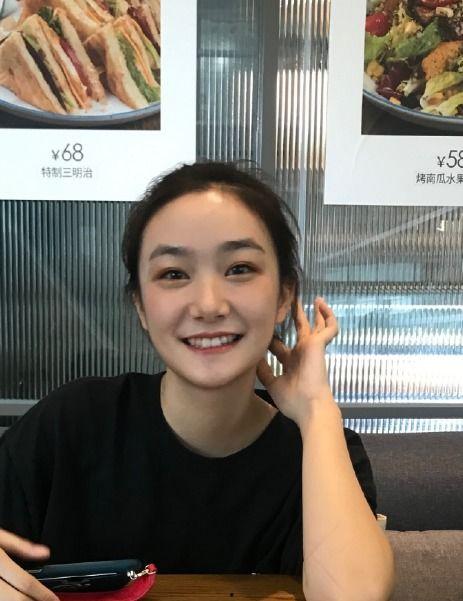 孙俪吃瓜写真,演绎时尚与幽默的完美融合