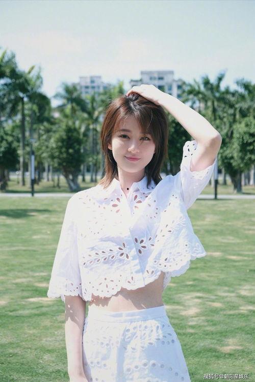 交城阳渠美女吃瓜,揭秘民间趣味生活一幕